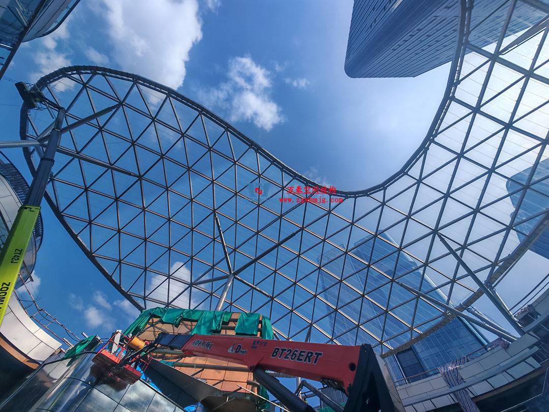 紹興華發(fā)金融活力城ETFE膜結(jié)構(gòu)商業(yè)天幕項(xiàng)目接近尾聲 紹興華發(fā)金融活力城ETFE膜結(jié)構(gòu)商業(yè)天幕項(xiàng)目接近尾聲