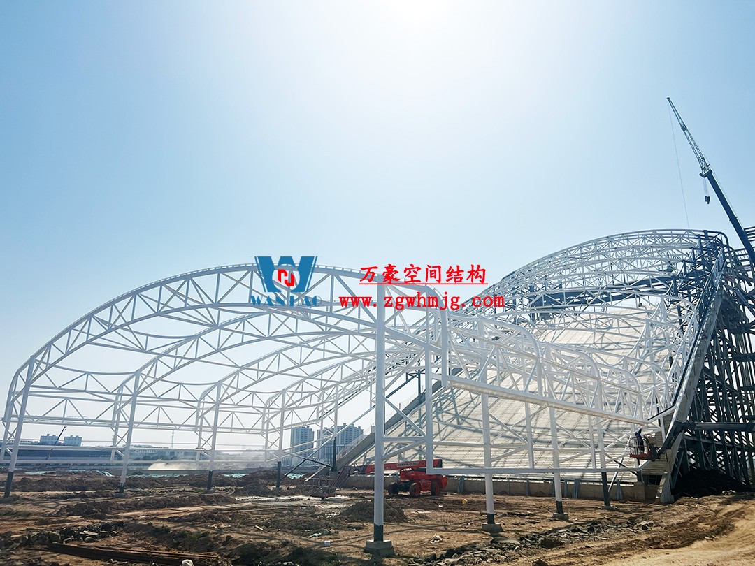 馭風逐沙，織就賽道美學——比亞迪紹興嵊州賽車場干拔沙坡觀景平臺鋼膜結構