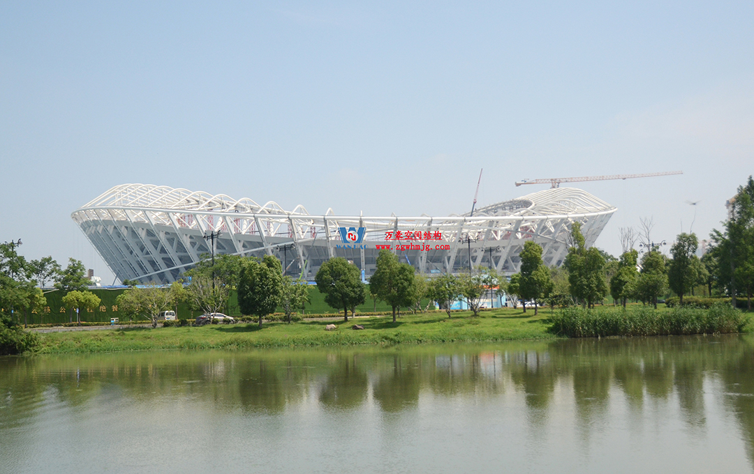 緊跟“蘇超熱浪”，火熱施工中，一只白鷺即將振翅高飛！