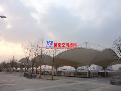 膜結(jié)構(gòu)膜面怎么二次張拉？張拉膜膜面二次張拉的方法是什么？