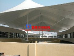 雨棚材料選哪種好？雨棚制作設(shè)計(jì)選膜結(jié)構(gòu)有哪些優(yōu)勢(shì)？