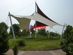 膜結(jié)構(gòu)單層鋼結(jié)構(gòu)施工中有哪些注意事項(xiàng)和操作要點(diǎn)？